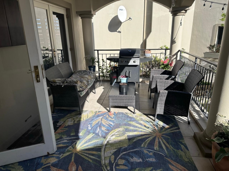 To Let 5 Bedroom Property for Rent in Rome Glen Western Cape